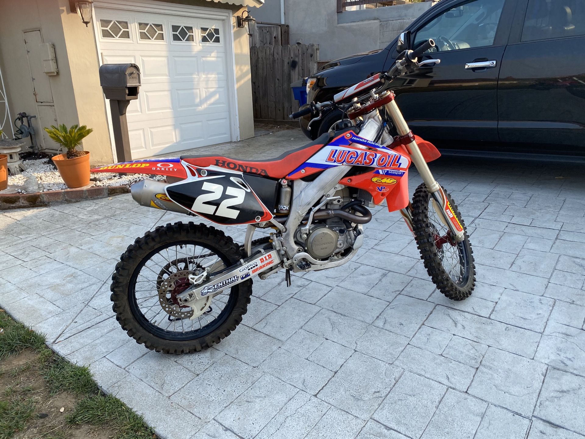 2005 Honda 450 race bike 3250$ obo or trade for 230 Yamaha Honda or Suzuki 4stroke must be new in good condition