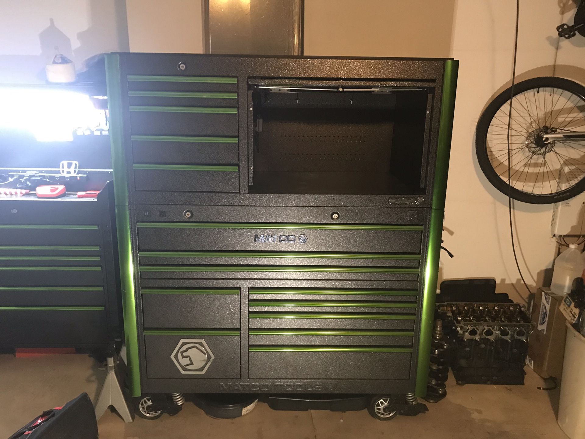 Matco 6S toolbox double bay with half chest hutch