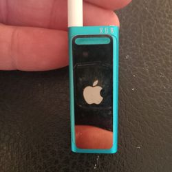 Ipod shuffle with charger and headphones