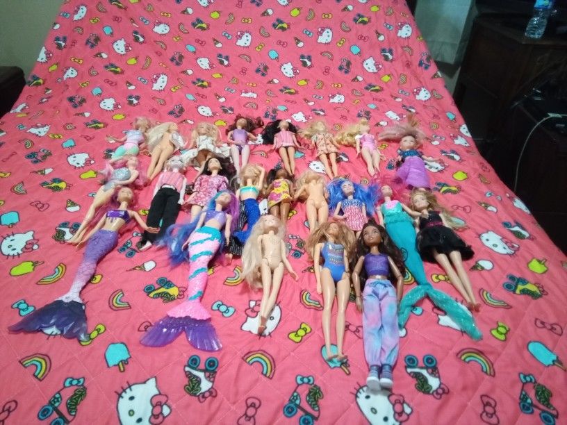 Barbie Lot Of 46 Dolls