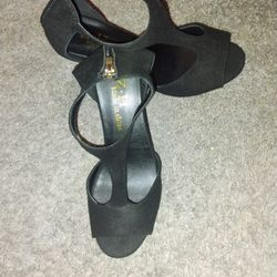 Ladies 38.  2" Heel's New Condition Pickup Only Cash 