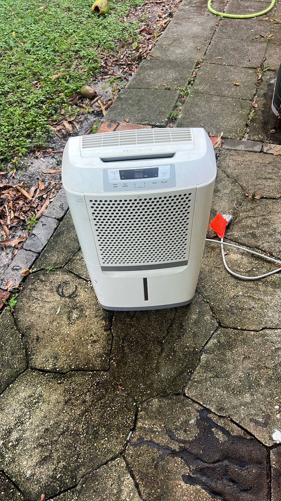 Dehumidifier 
