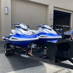 Yamaha 2021 VX Wave Runner Deluxe With Trailer.