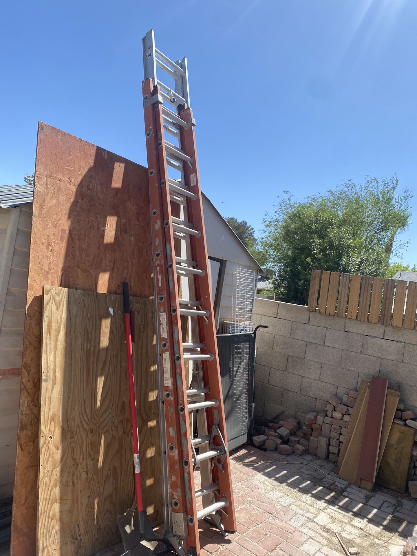 22 Foot Fiberglass Ladder 24 Foot Aluminum Ladder 