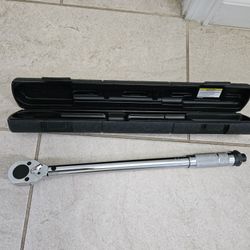 TORQUE WRENCH.   LLAVE 