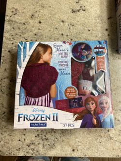 Disney Frozen ll Queen Iduna’s Knitted Scarf