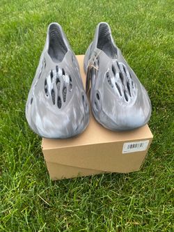 Adidas Yeezy foam runner ‘MX Granite’ size 11/ talla 11