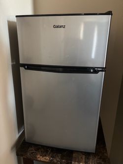 Galanz Mini Fridge