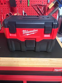 Milwaukee M18 wet/ dry vac