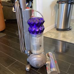 Dyson DC50 Vacuum Cleaner