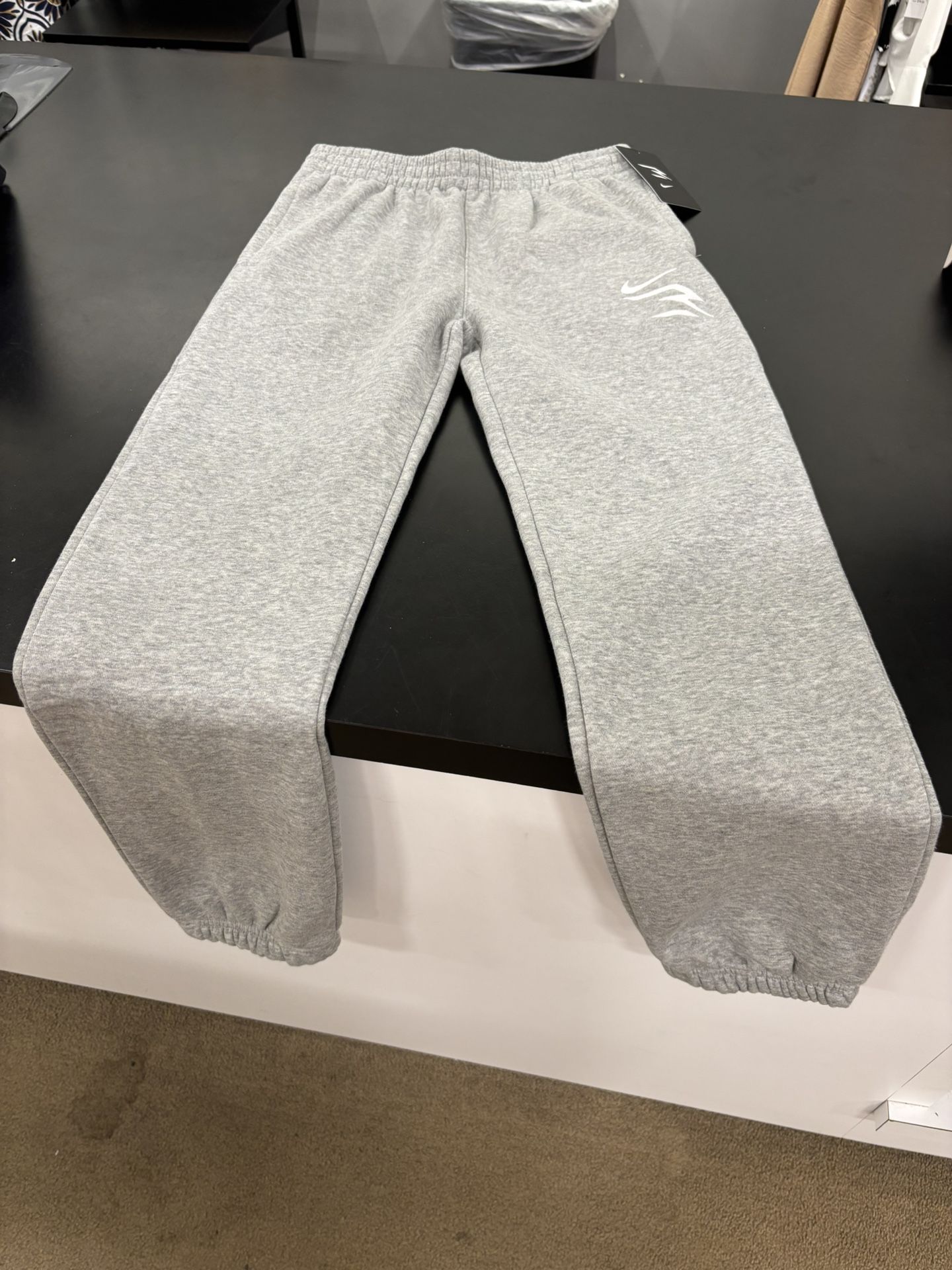 Size Large Gray Nike Youth Joggers Sweatpants