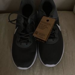 Nike 14 Revolution 