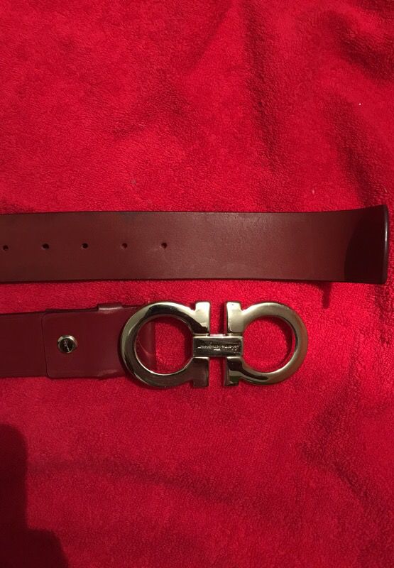 Ferragamo & Gucci belts for Sale in Chicago, IL - OfferUp