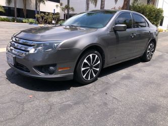 2010 Ford Fusion SE = sunroof = smogged = 4 Cylinder = Sync Bluetooth
