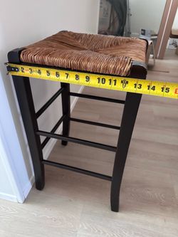 Set of 4 Counter Height Bar Stools – Woven Rush Seats – Pickup Only