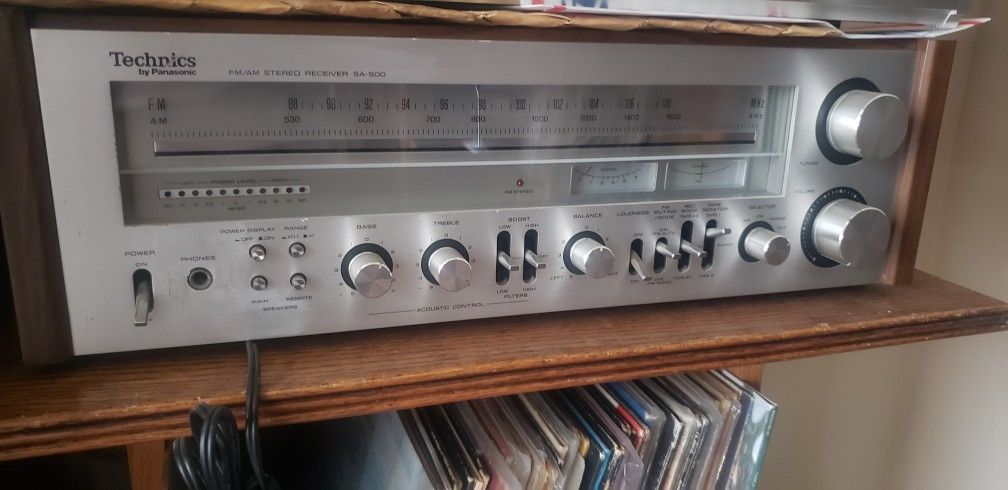 Nice vintage techniques S.A. 500 stereo receiver $400 55 W per channel sounds great