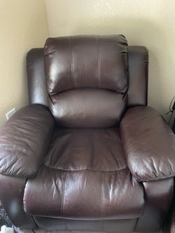 Good Condition Brown Recliner Chaor