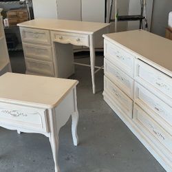  Vintage 1970’s  Girl’s Bedroom Set 