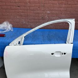 2020-2022-2023 Ford Escape Front Door LH