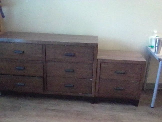 Dresser@nightstand Coffee Table 2end Tables