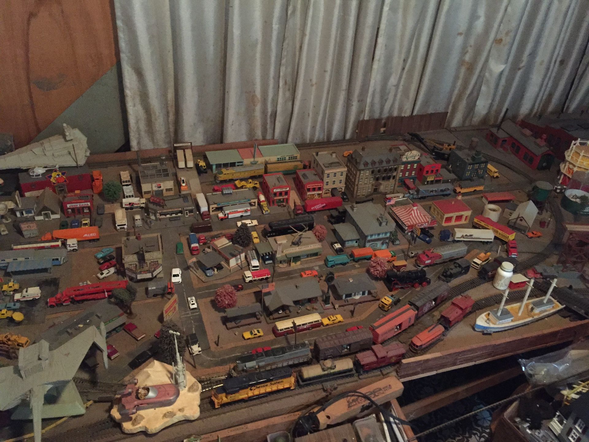 HO Trains Set