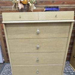 Vintage United furniture dresser