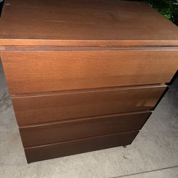 Modern 4-Drawer Wood Dresser – Great Condition