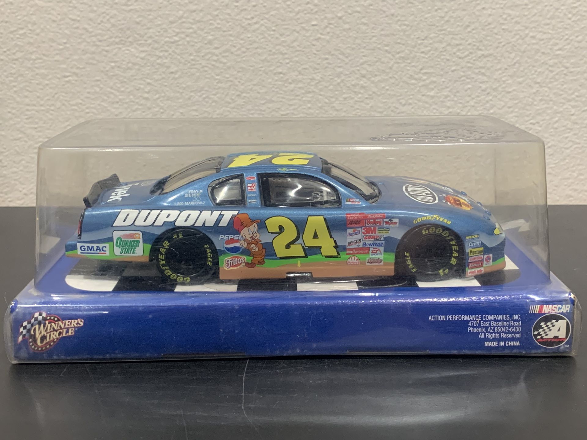 Jeff gordon bugs bunny car sales