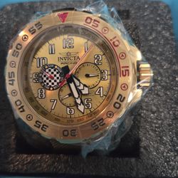 NEW invicta racing watch