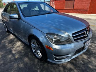 2013 MERCEDES BENZ C250 sports sedan 121000 miles One owner That gorgeous sapphire blue biscuit leather interior stunning paint and body v nice interi