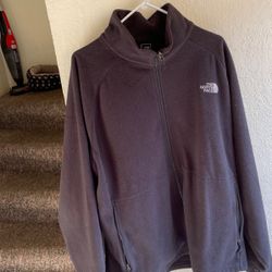 2x The North Face Sweater