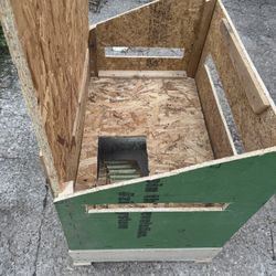 Two-Story Home for any type of small pets or even a full litter can fit