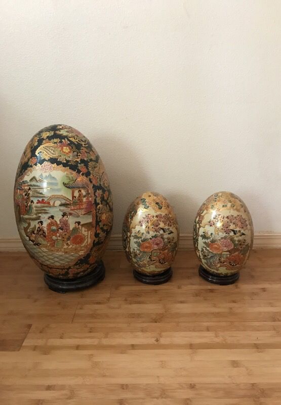 Ceramic gold eggs from Japan with stands