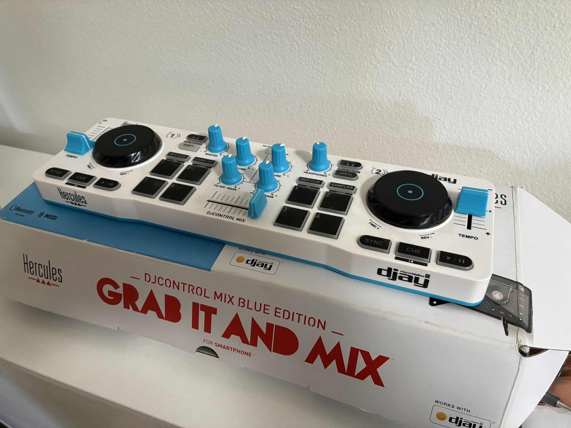 Hercules Serato DJ Mixer