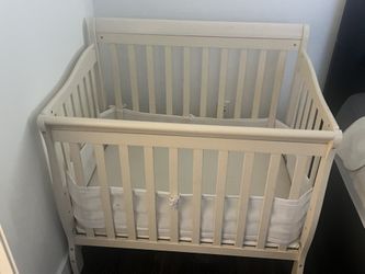 Mini. Crib