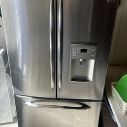 😀GE Stainless Steel Side-By-Side Refrigerator😀