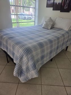 Queen size bed