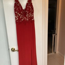 SIZE 8 Women’s Red Formal Dress / Gown *See ALL Pictures Fitted Silhouette Lace & Beaded Bodice 