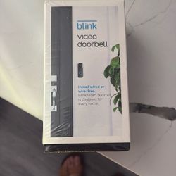 Blink Video Doorbell (newest model) – Head-to-toe HD view, two-year battery life, and simple setup. Sync Module Core included – System (Black)
