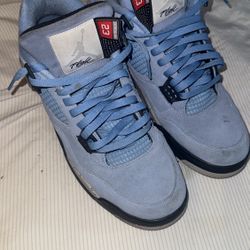 University Blue Jordan 4