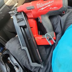 Milwaukee M18 Framing Nail Gun