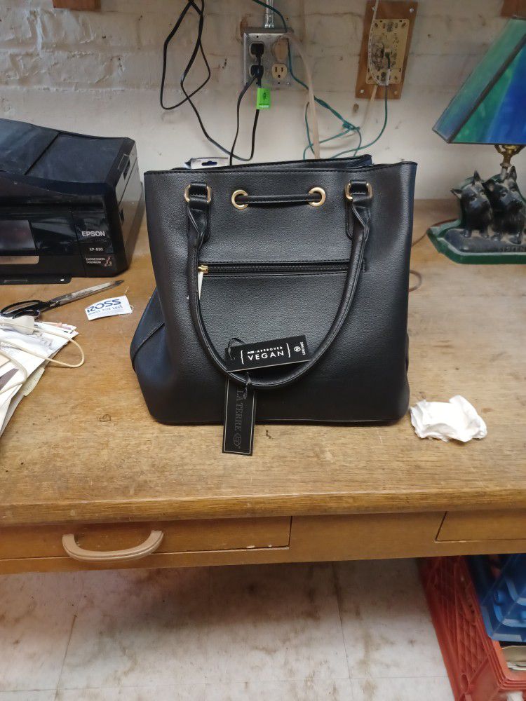 La Terre Black Vegan Leather crossbody bag with matching wallet