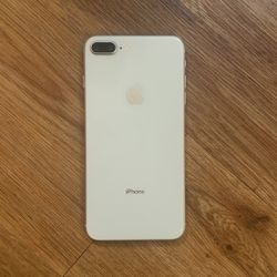 iPhone 8 Plus 