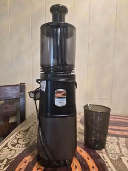 Canoly JE-37B Cold-press juicer