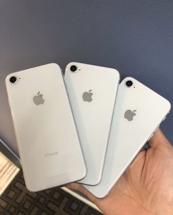 iPhone 8 64GB Factory Unlocked-Silver