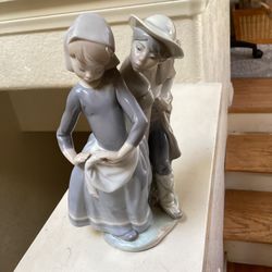 Lladro Retired Statue