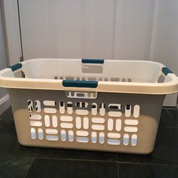 laundry basket 