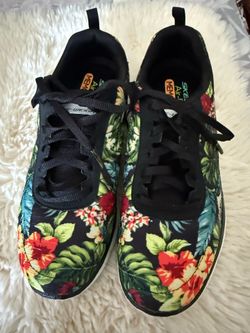 Skechers like new size6