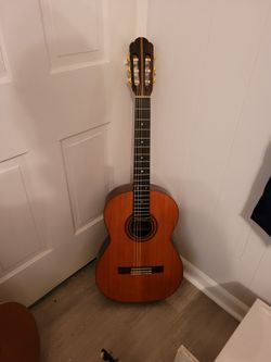 Suzuki Model 80 Classical Guitar 