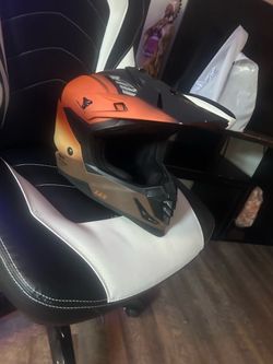 Motocross and mountain biking Off-Road Helmet Orange Black